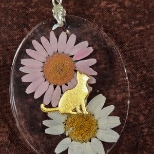Floral Cat Pendant with Pink and White Daisies